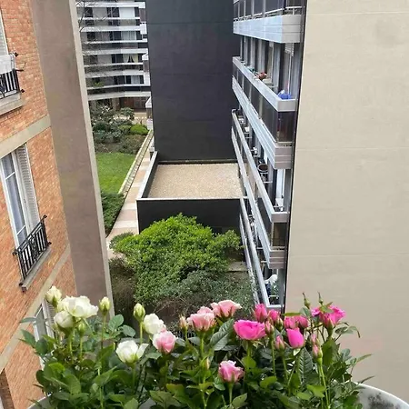Belle Feuille Apartment Paris
