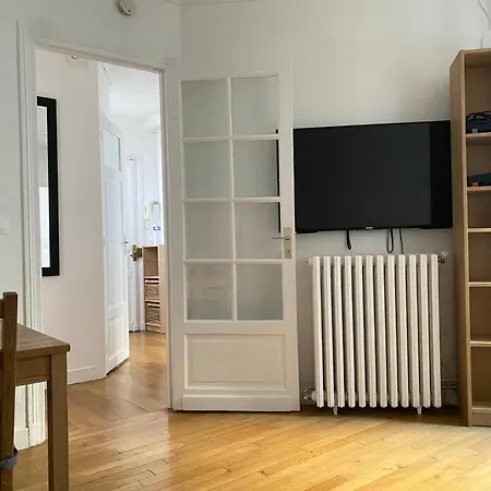 Apartment Belle Feuille Paris